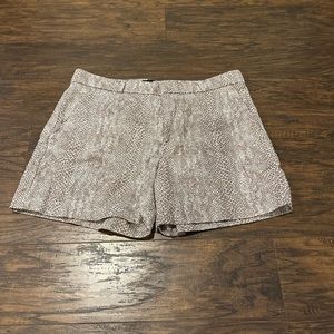 Banana Republic Women's Tan & White Shorts Size 8